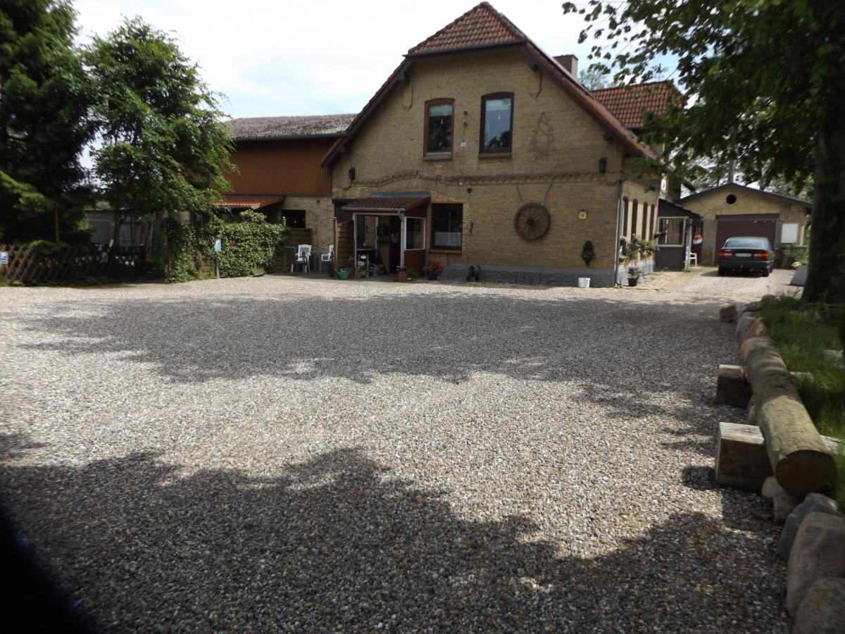 Gaestehaus Hahnenkrug Lottorf Buitenkant foto